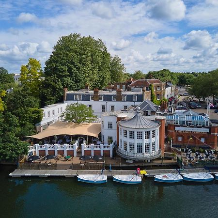 ホテル The Mitre, Hampton Court キングストン・アポン・テムズ エクステリア 写真 The River Wey at Farnham