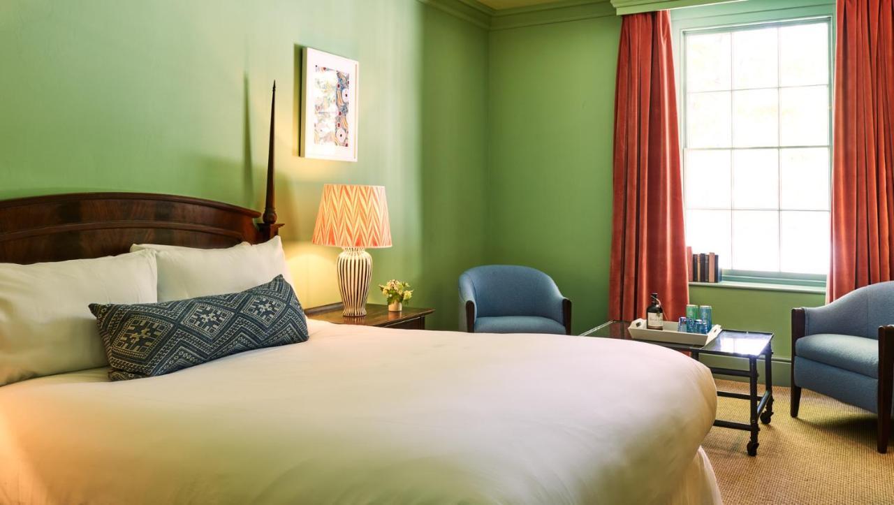 ホテル The Mitre, Hampton Court キングストン・アポン・テムズ エクステリア 写真 A room at the Hotel Commonwealth