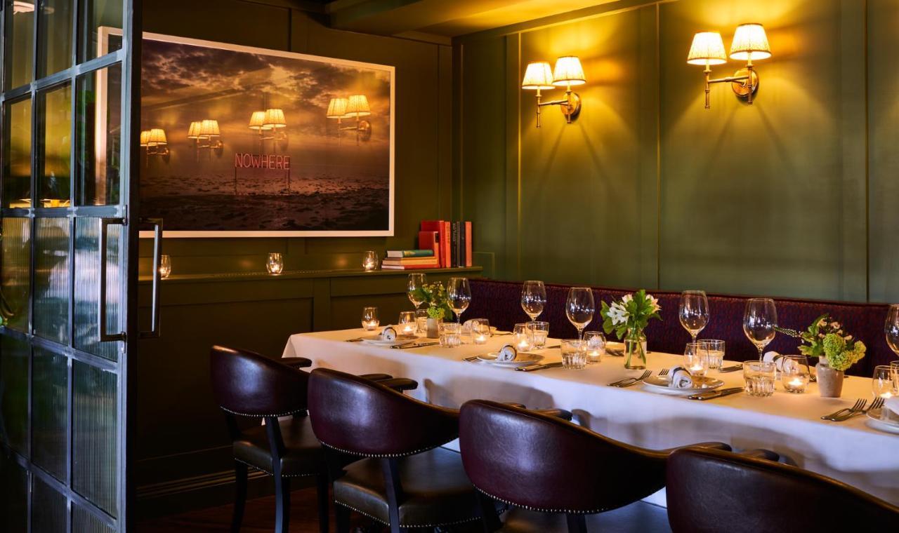 ホテル The Mitre, Hampton Court キングストン・アポン・テムズ エクステリア 写真 The private dining room at the restaurant
