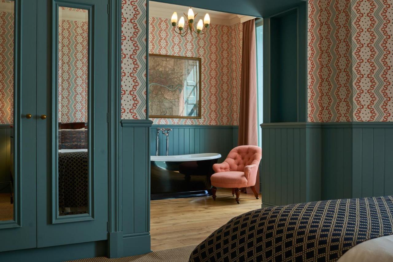 ホテル The Mitre, Hampton Court キングストン・アポン・テムズ エクステリア 写真