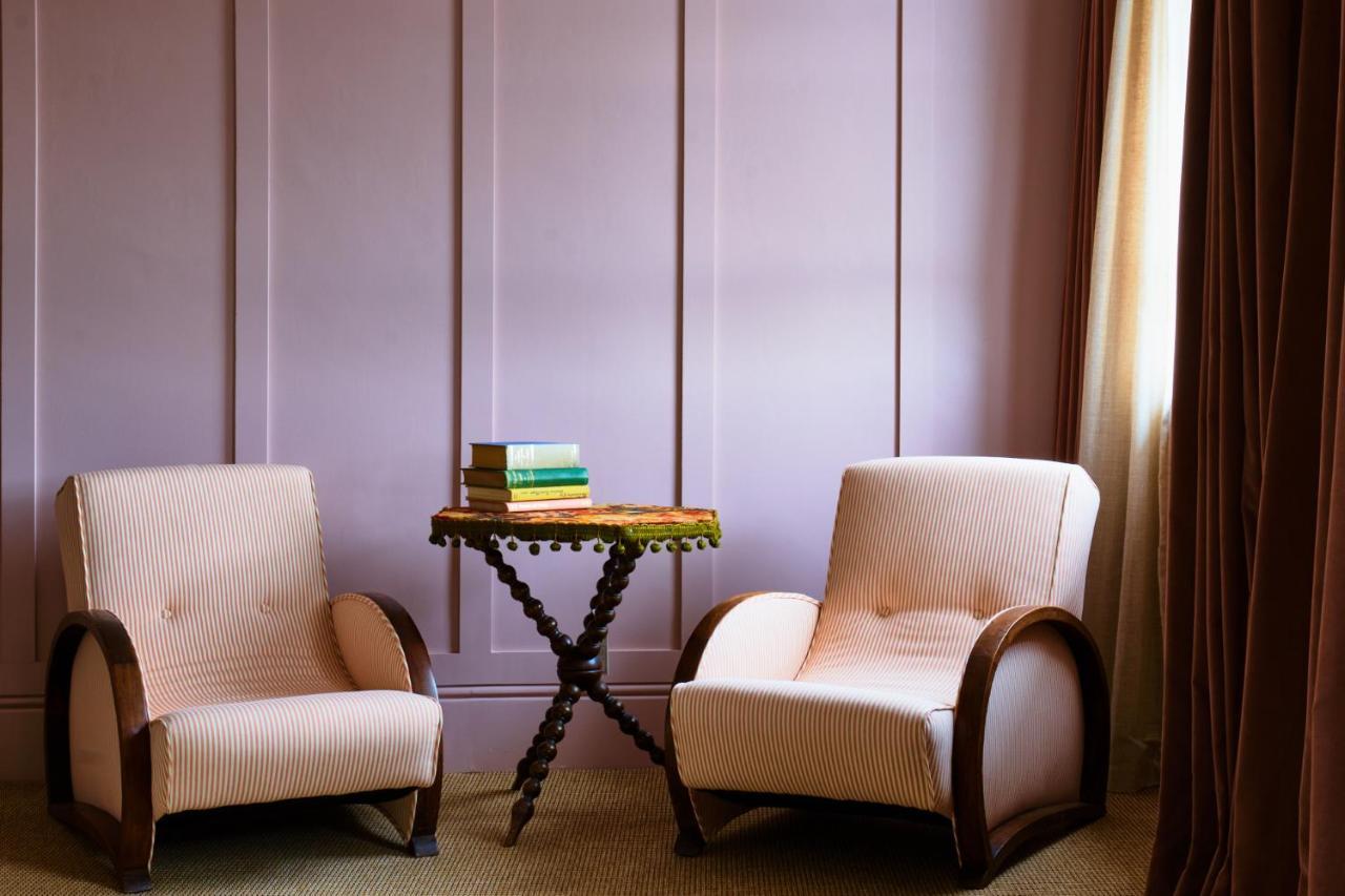ホテル The Mitre, Hampton Court キングストン・アポン・テムズ エクステリア 写真 Interior of the hotel