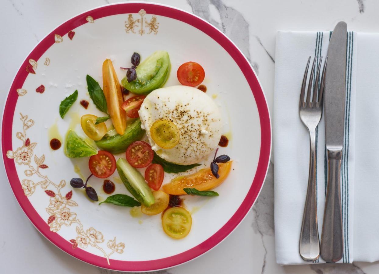 ホテル The Mitre, Hampton Court キングストン・アポン・テムズ エクステリア 写真 Buratta